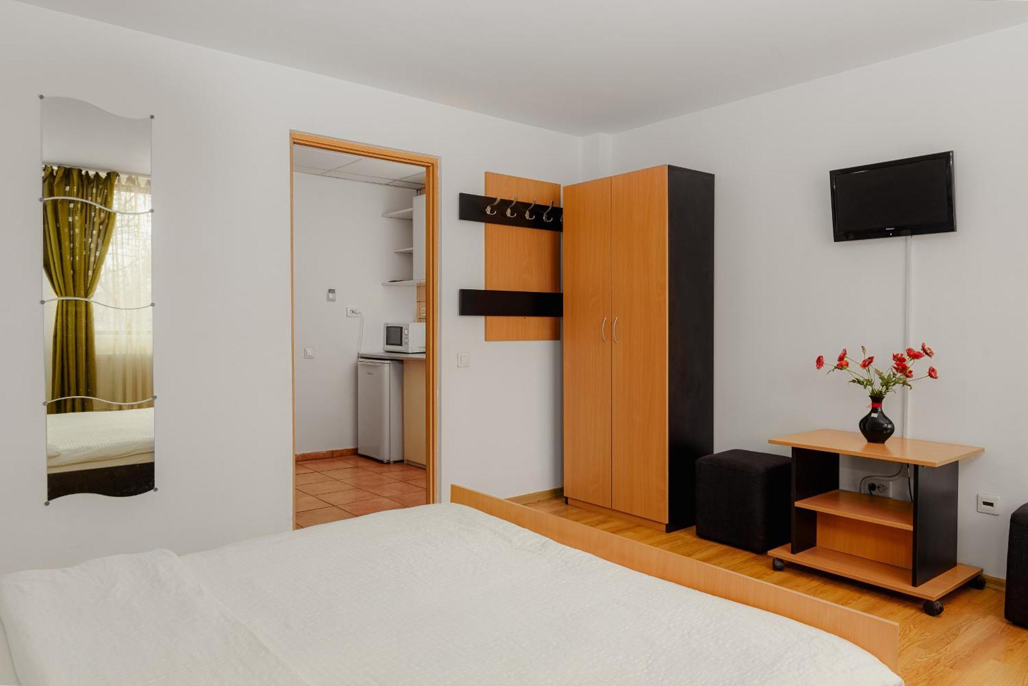 Ferienwohnung Business Transit Săftica Exterior foto