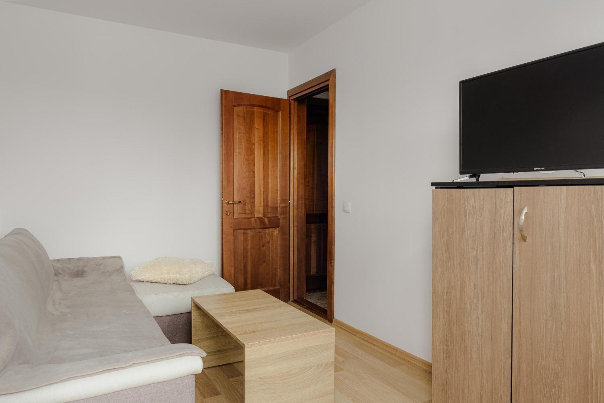 Ferienwohnung Business Transit Săftica Exterior foto