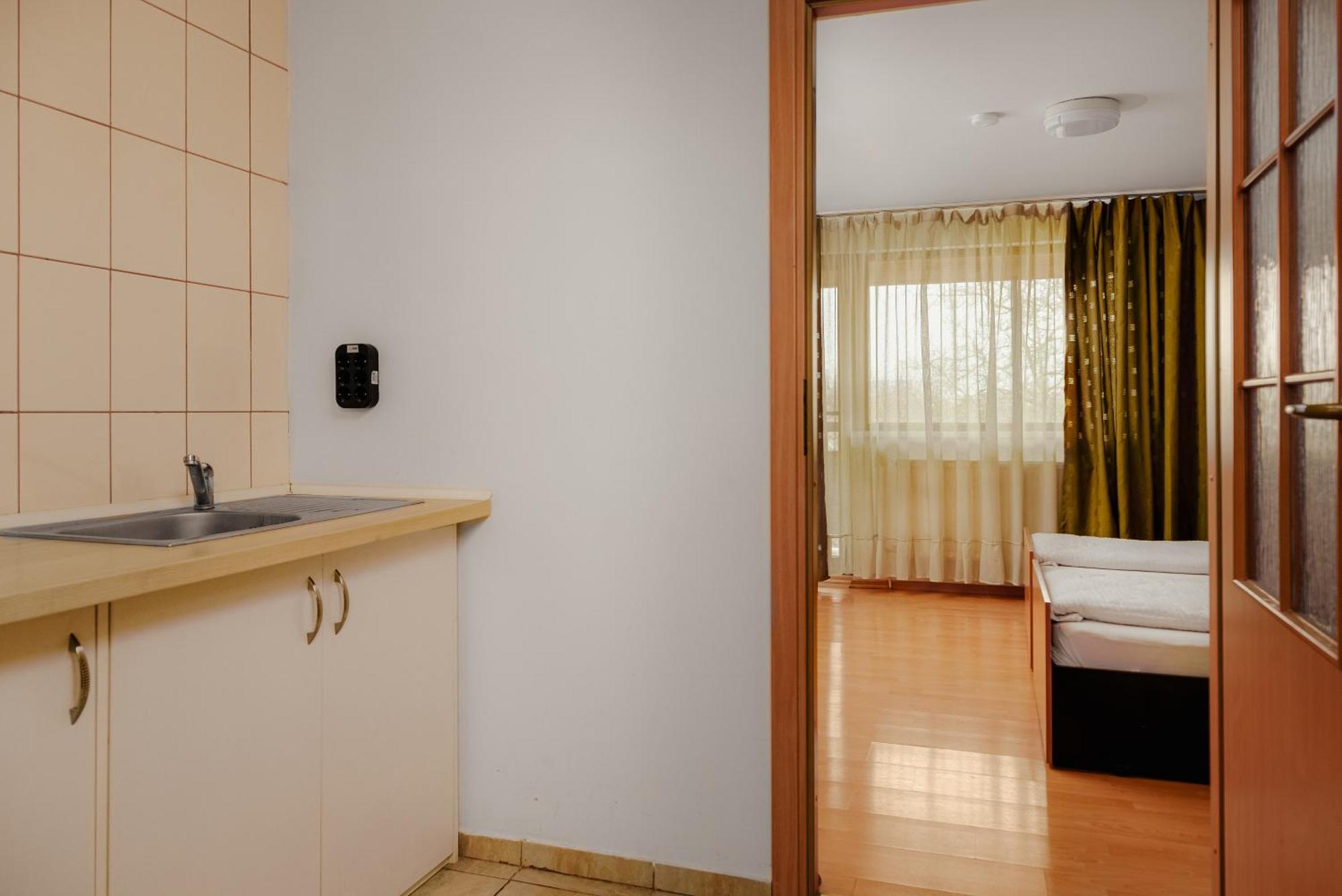 Ferienwohnung Business Transit Săftica Exterior foto