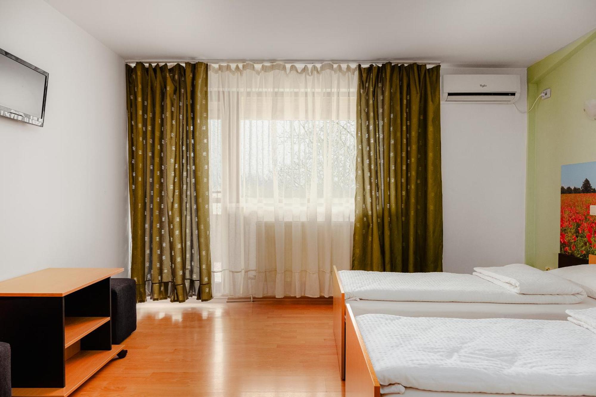 Ferienwohnung Business Transit Săftica Exterior foto