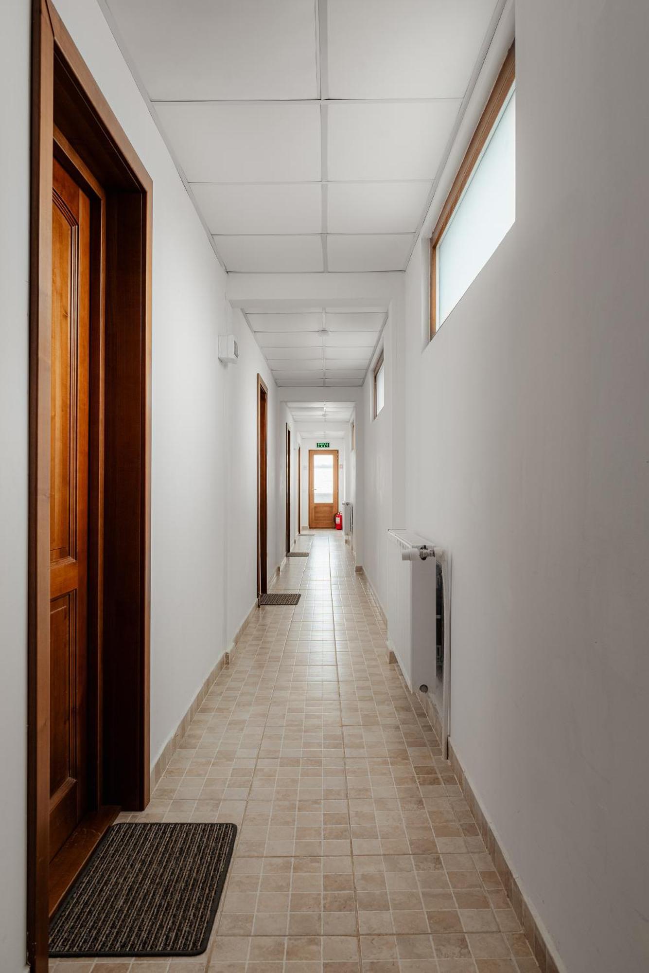 Ferienwohnung Business Transit Săftica Exterior foto