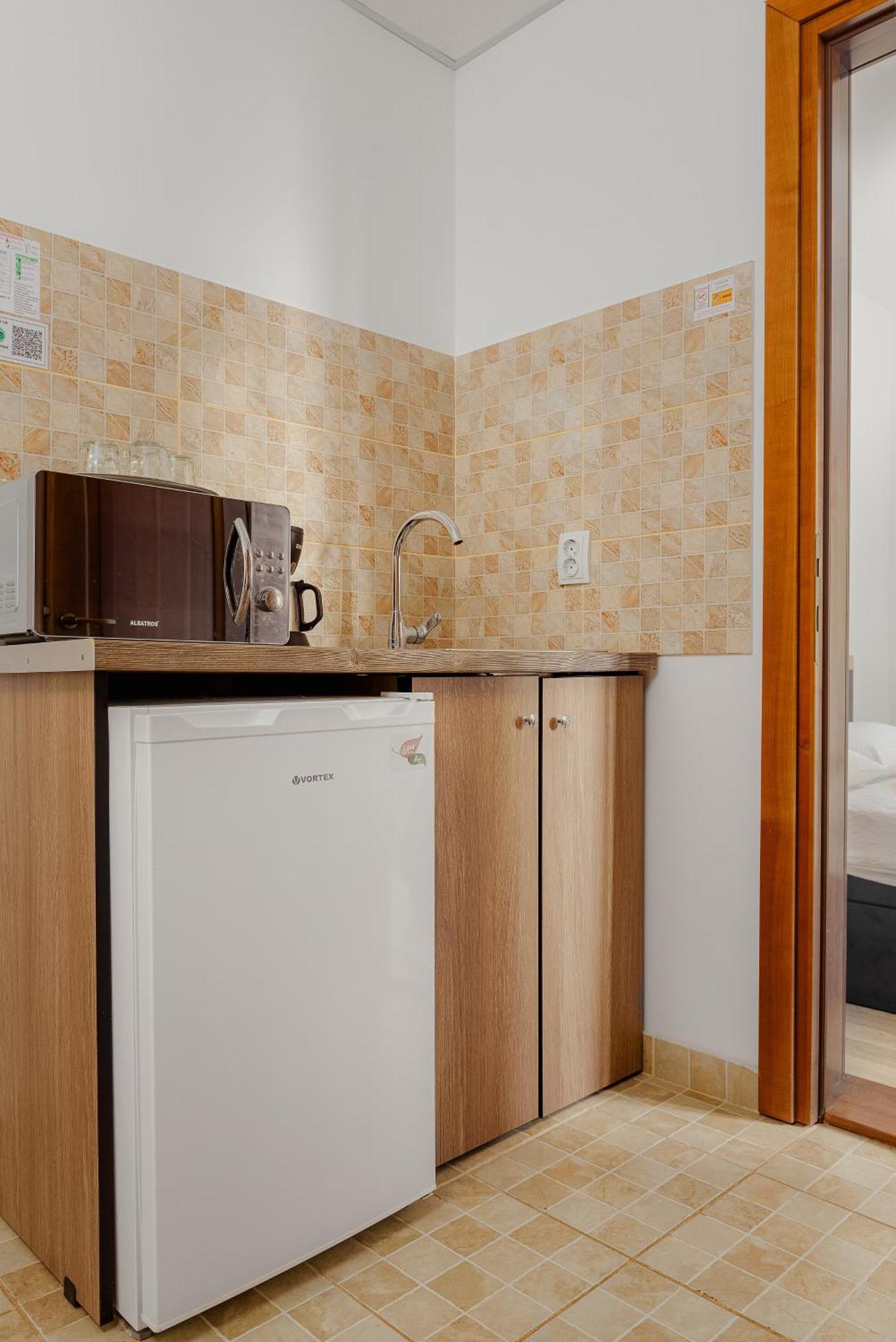 Ferienwohnung Business Transit Săftica Exterior foto